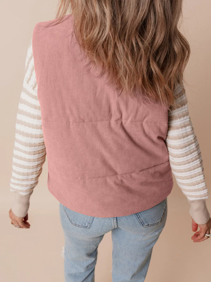 Vatteret damevest i fløjl med opretstående krave, størrelser S til 2XL