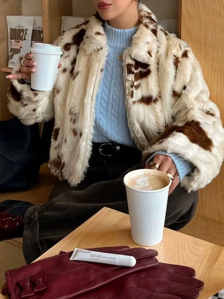 Kort jacka i fuskpäls för dam med dragkedja, beige