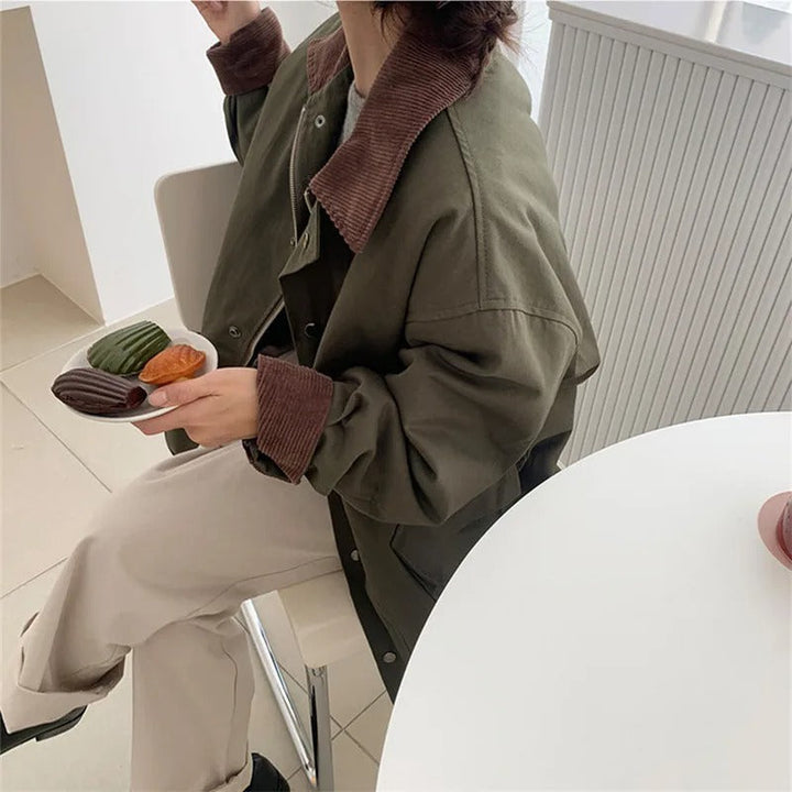 Women's Hooded Jacket with Pockets for Comfort and Style