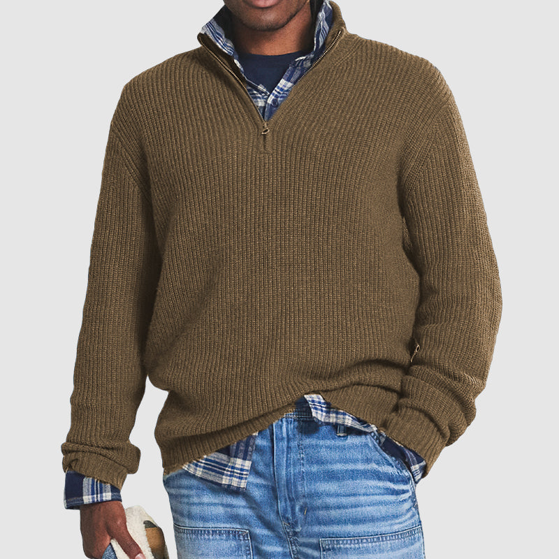 Ribstrikket pullover til mænd med kort krave og lynlåslukning
