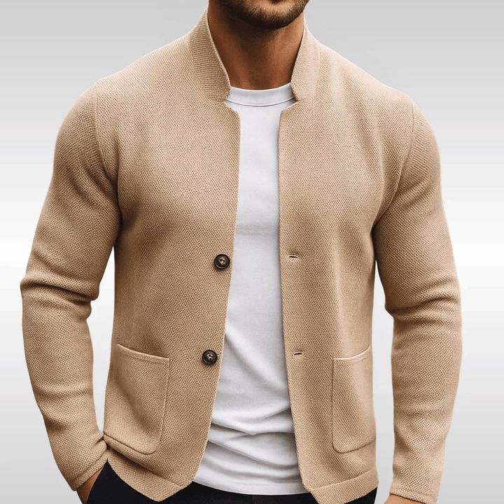 Klassische strukturierte Strickjacke für Herren mit Brusttasche