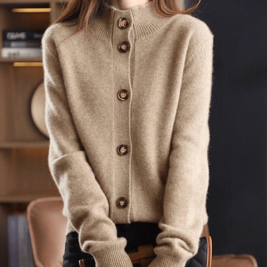 Women's Classic Button-Front Knit Cardigan for Everyday Style