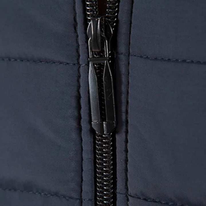 Abrigo largo moderno drapeado de cuello alto para hombre