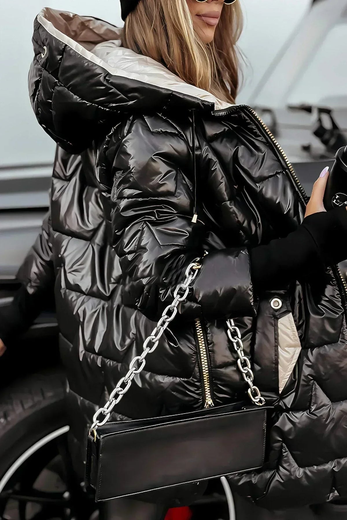 Chaqueta acolchada moderna atemporal con capucha para mujer - abrigo para otoño e invierno
