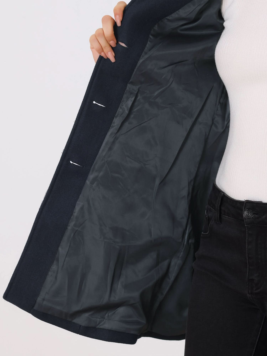 Gabardina editorial cintada e evasé com lapela dentada para mulher